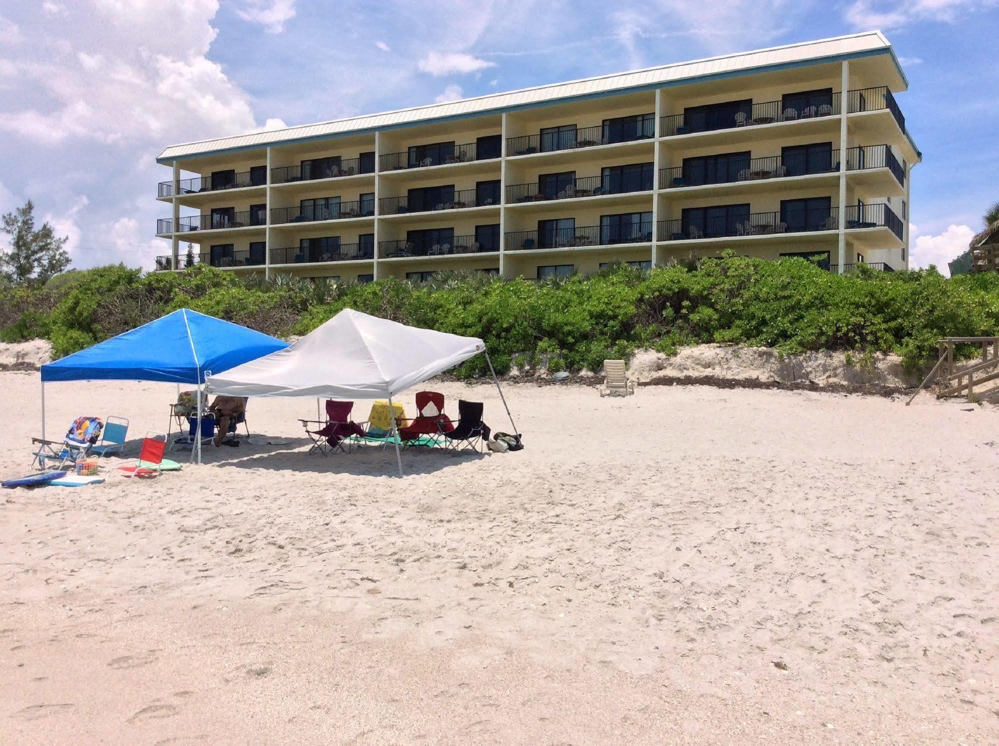 Las Olas Beach Club Satellite Beach Extérieur photo